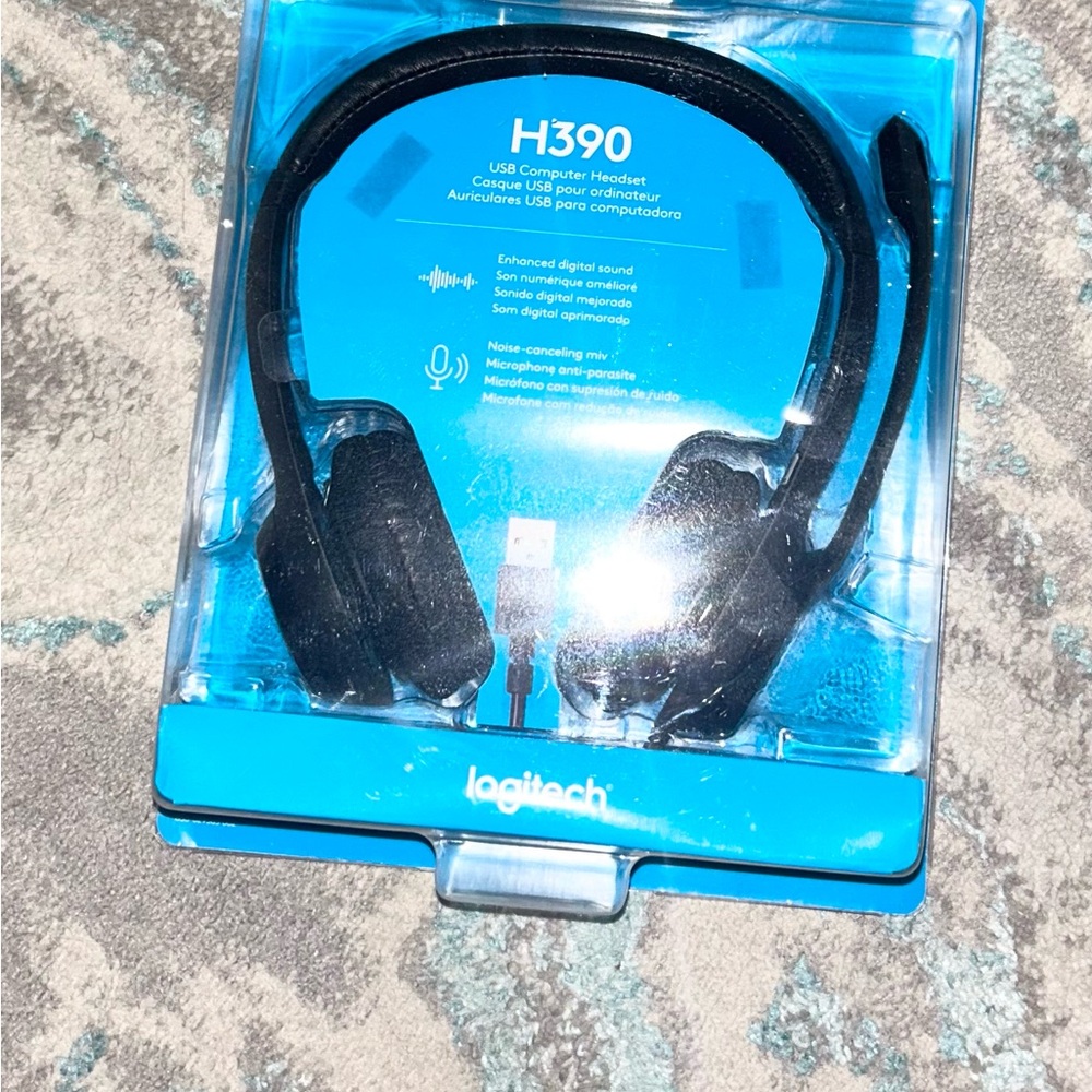 Logitech H390 USB Computer Headset - Black